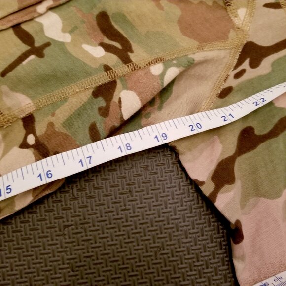 LAST ONE!   EUC X-Large ARMY COMBAT SHIRT, 1/4 ZIP, FLAME-RESISTANT, MULTICAM - Picture 10 of 12